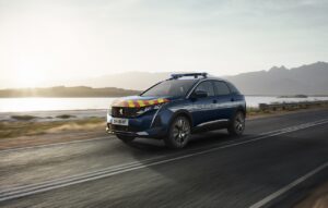 La gendarmerie va rouler en Peugeot 3008 hybride