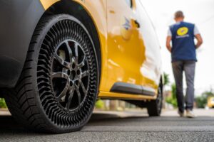 La Poste se tourne vers le concept Uptis de Michelin