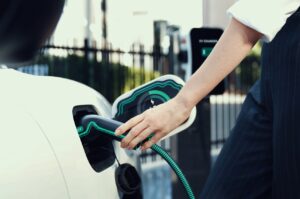 Bonus et leasing électrique pour les particuliers : le gouvernement s
