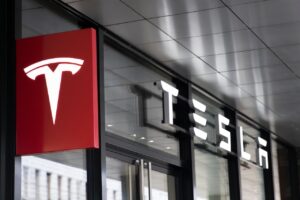 Tesla rate son objectif 2024, le marché craint un nouvel essoufflement en 2025