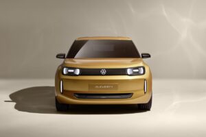 Voitures électriques à 20 000 euros : la grille de départ s’étoffe