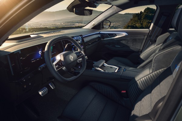 renault austral retylé interieur