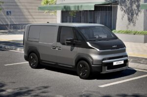 Kia ouvre les commandes de son fourgon électrique PV5